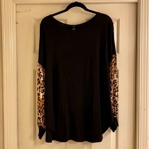 Black tunic w/ Cheetah balloon sleeves